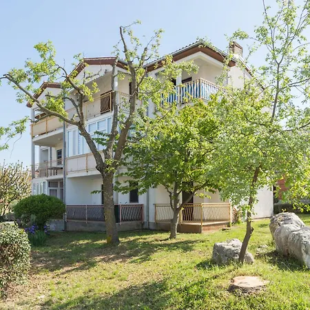 Apartment Zlata With Beautiful View Porec