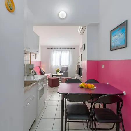 Zlata With Beautiful View Poreč